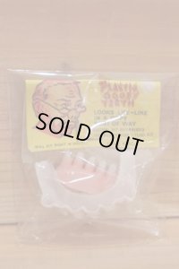 PLASTIC GOOFY TEETH