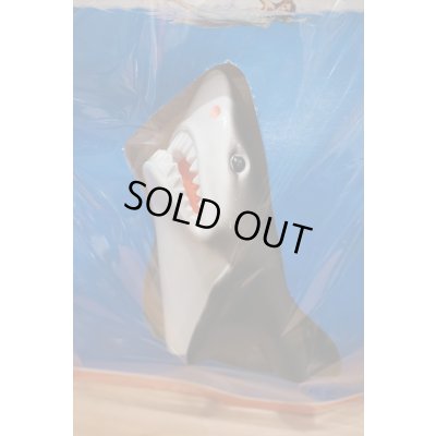 画像3: サメ 手おどり