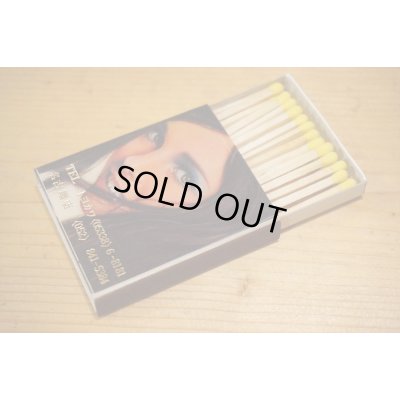 画像6: ウインクする美女のマッチ