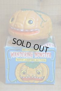 WANDERING MONSTER【B2】