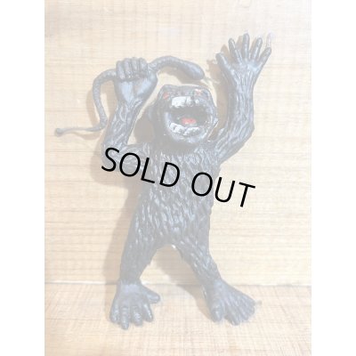 画像1: ゴム製 ヘビを掴むキングコング【C】