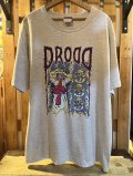 DRODD R×G×N Tシャツ【ステッカー付】