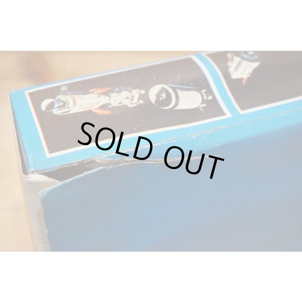 画像14: EXPLORING ON THE MOON (14)