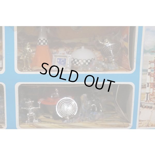 画像4: EXPLORING ON THE MOON (4)