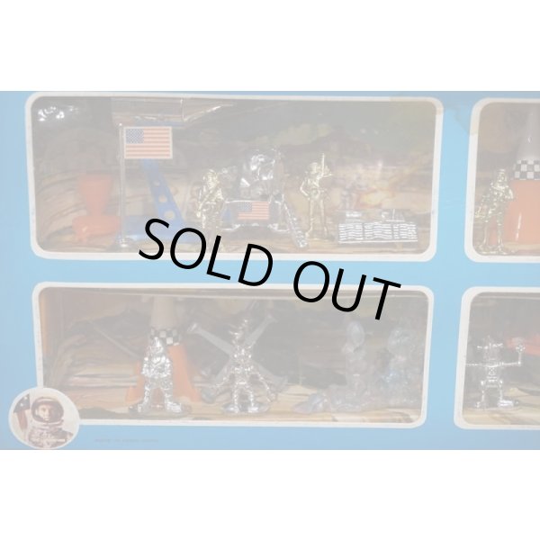 画像3: EXPLORING ON THE MOON (3)