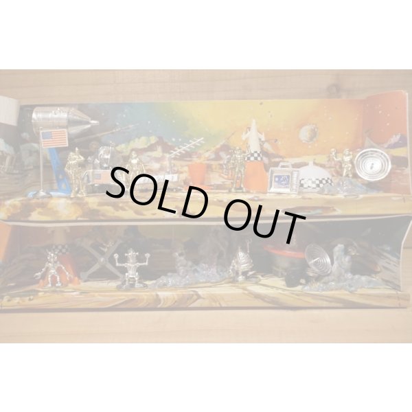 画像4: EXPLORING ON THE MOON 【A】 (4)