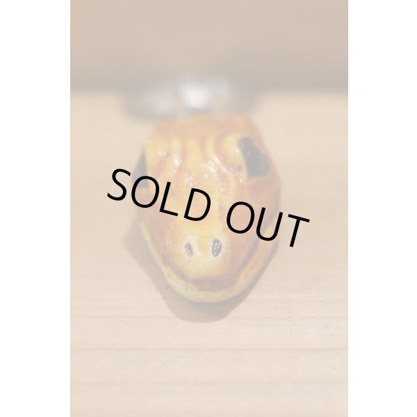 画像3: ワニ型 秘宝館 キーホルダー 【1】 (3)