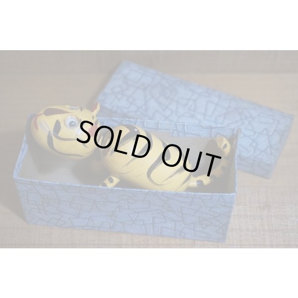 画像6: 木製 首振り トラ【A】 (6)