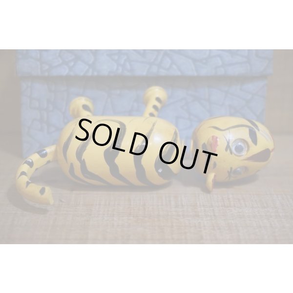 画像4: 木製 首振り トラ【A】 (4)