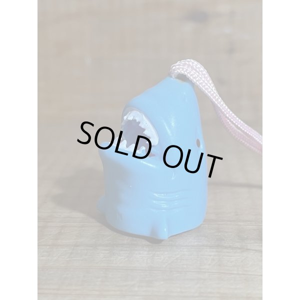 画像1: サメ ソフビ 根付【D】 (1)