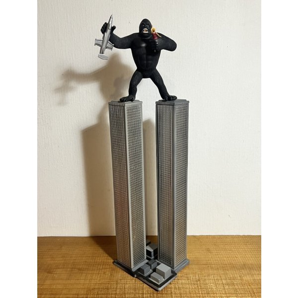 画像1: KingKong THE LAST STAND MODEL KIT (1)
