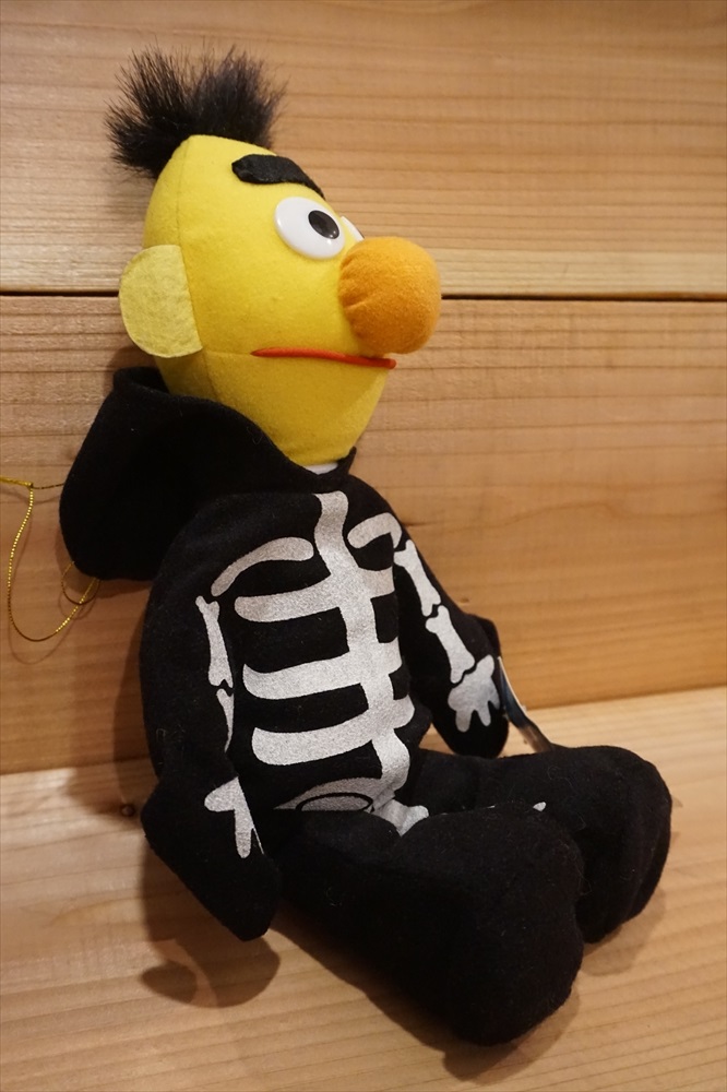 画像: SKELETON BERT PLUSH