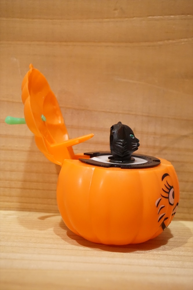 画像: Pumpkin ビックリ箱 【黒猫】 