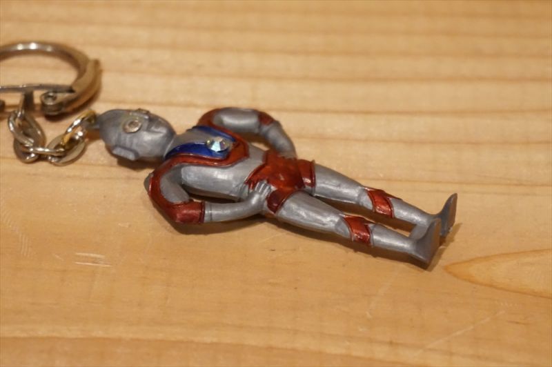 画像: ウルトラマン風 プラ製 キーホルダー 