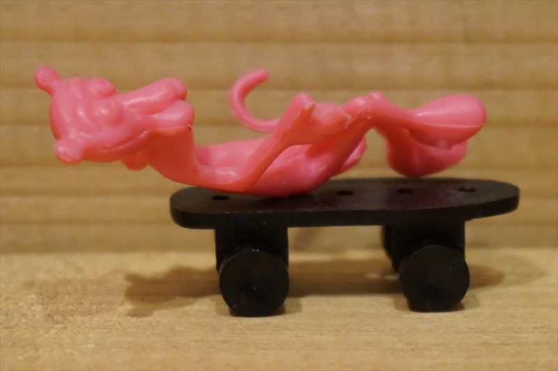 画像: PINK PANTHER on skateboard 