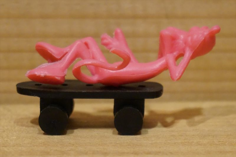 画像: PINK PANTHER on skateboard 