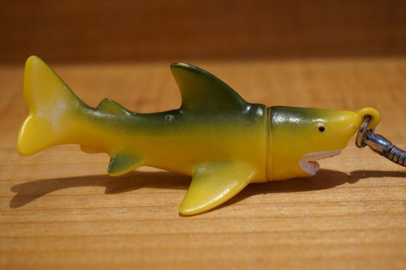 画像: 日本製 サメ ミニソフビ キーホルダー 【B】 