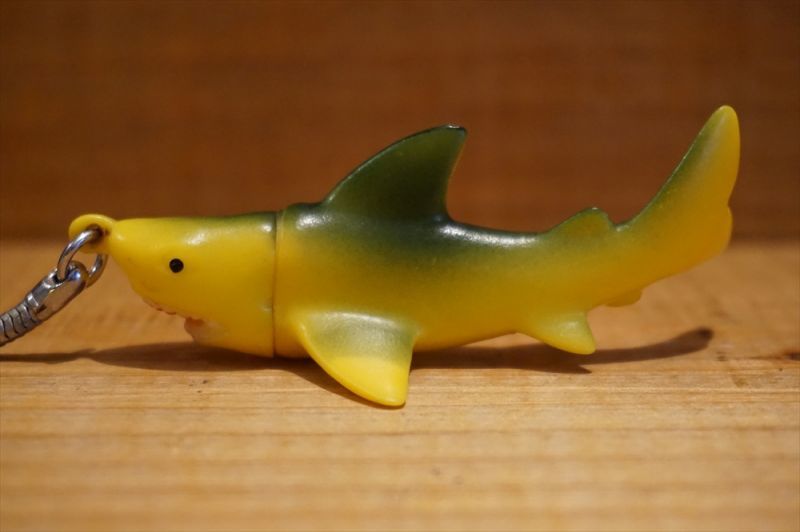 画像: 日本製 サメ ミニソフビ キーホルダー 【B】 