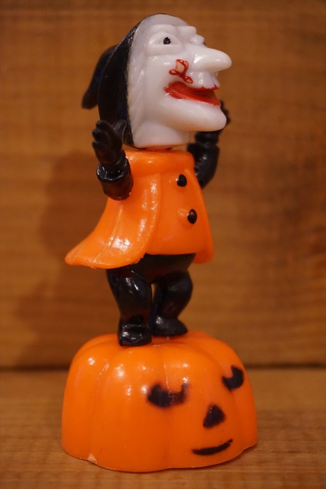 画像: Witch Push Puppet