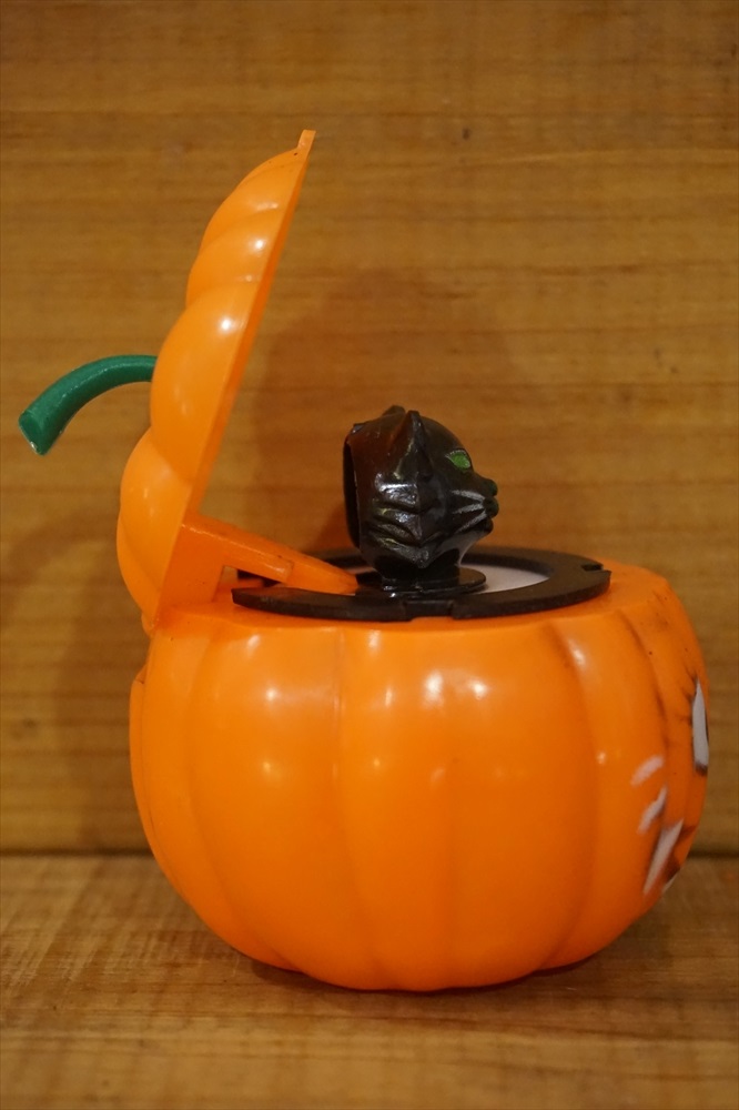 画像: Pumpkin ビックリ箱 【黒猫】 