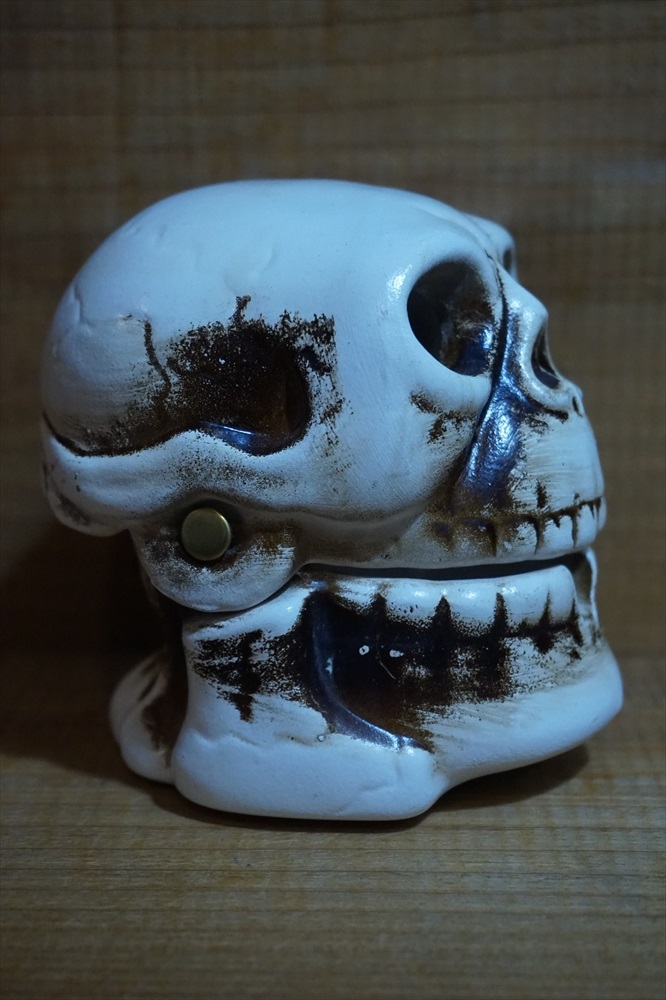 画像: SKULL 陶器製 灰皿