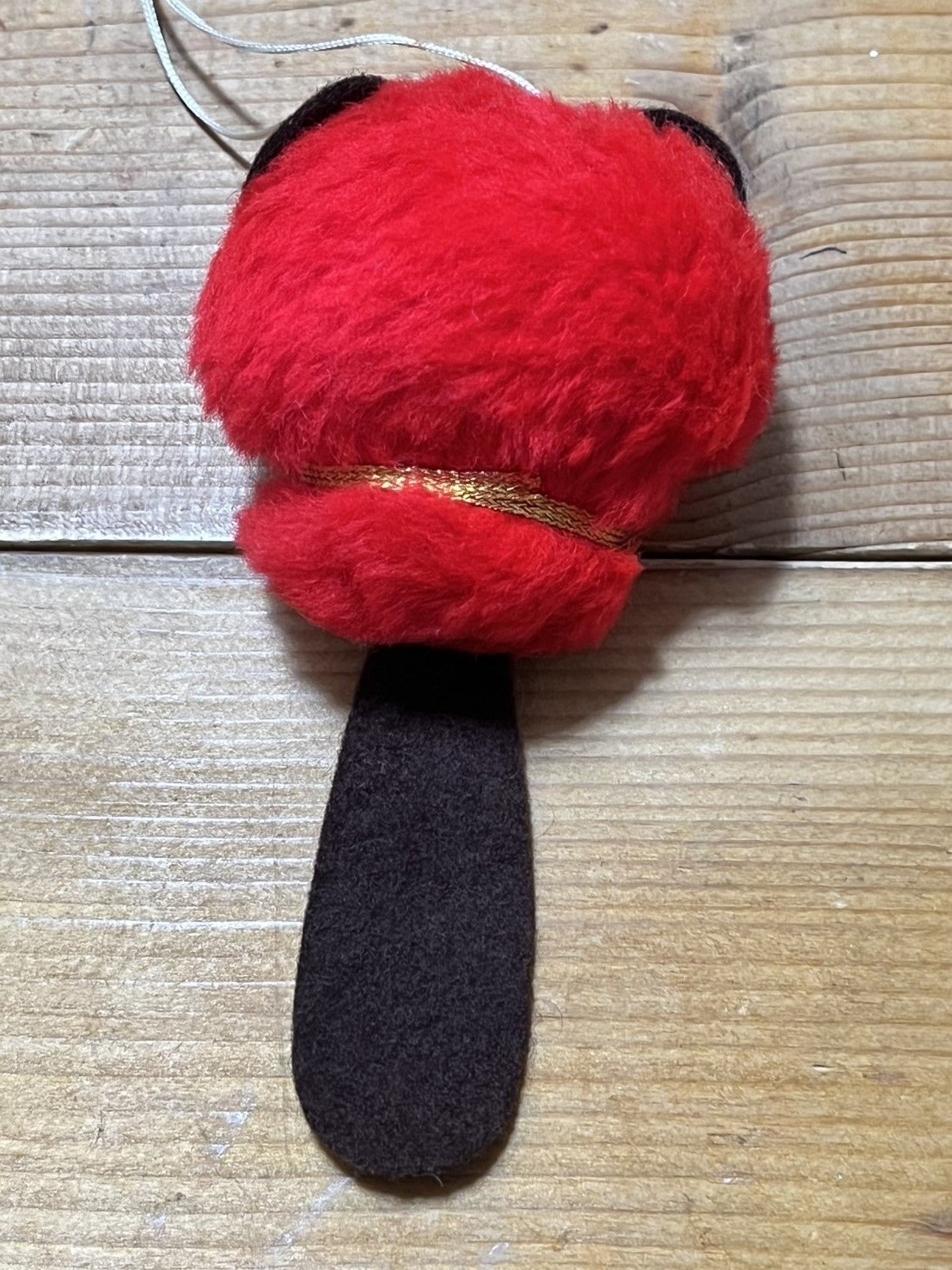 画像: タヌキ？ マスコット人形