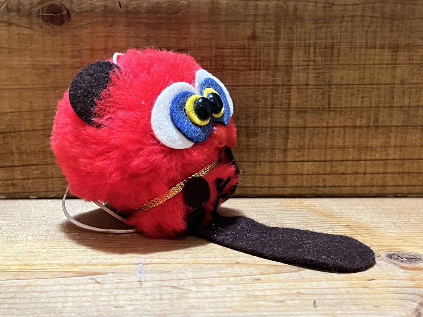 画像: タヌキ？ マスコット人形