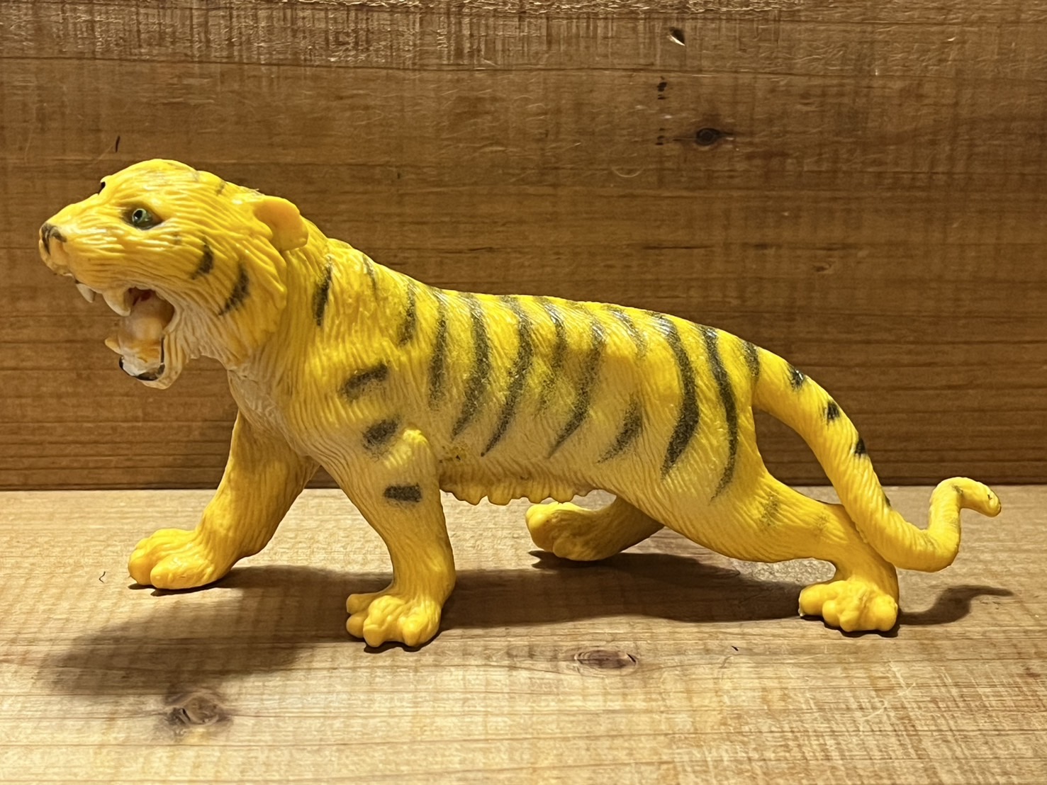 画像: ラバー製 トラ人形【D】