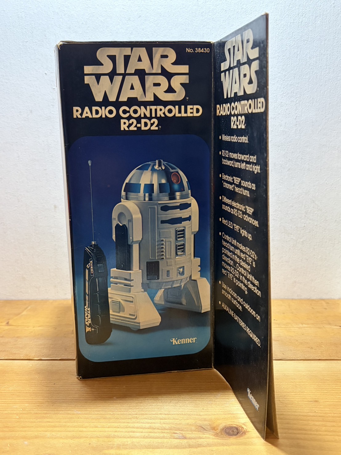 画像: RADIO CONTROLLED R2-D2
