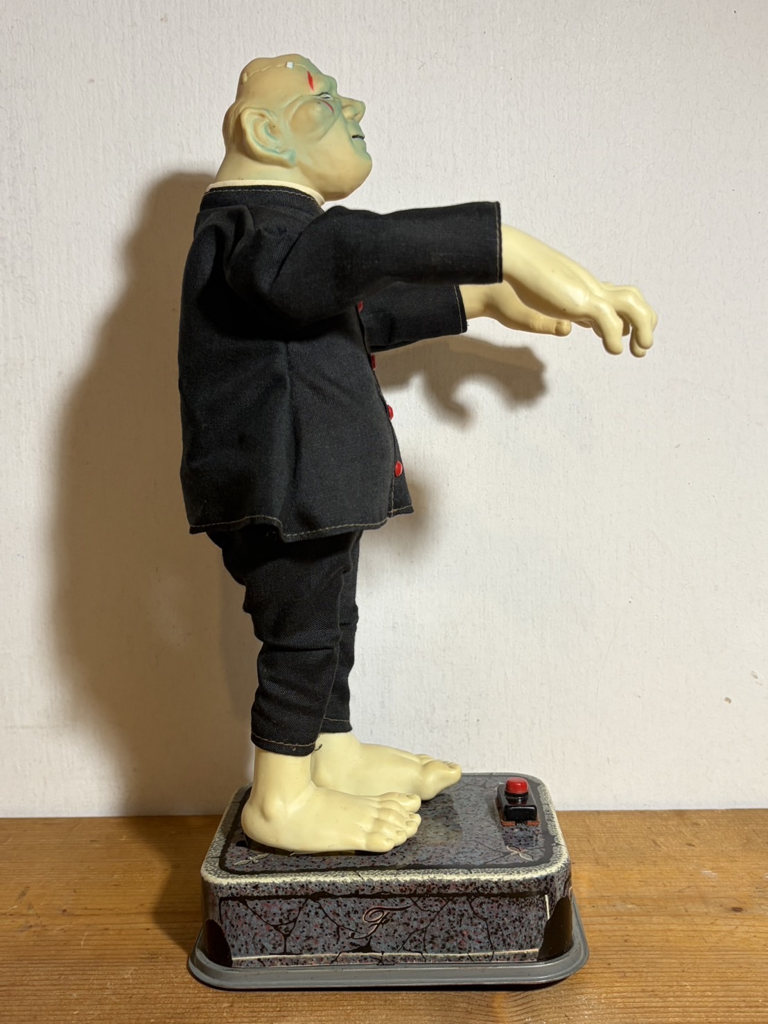画像: Blushing Frankenstein
